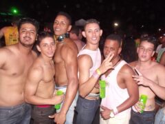 Oktober 10 Anos